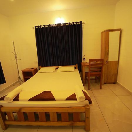 Prakruthi Residency Munroeisland Lejlighed Mundrothuruth Eksteriør billede