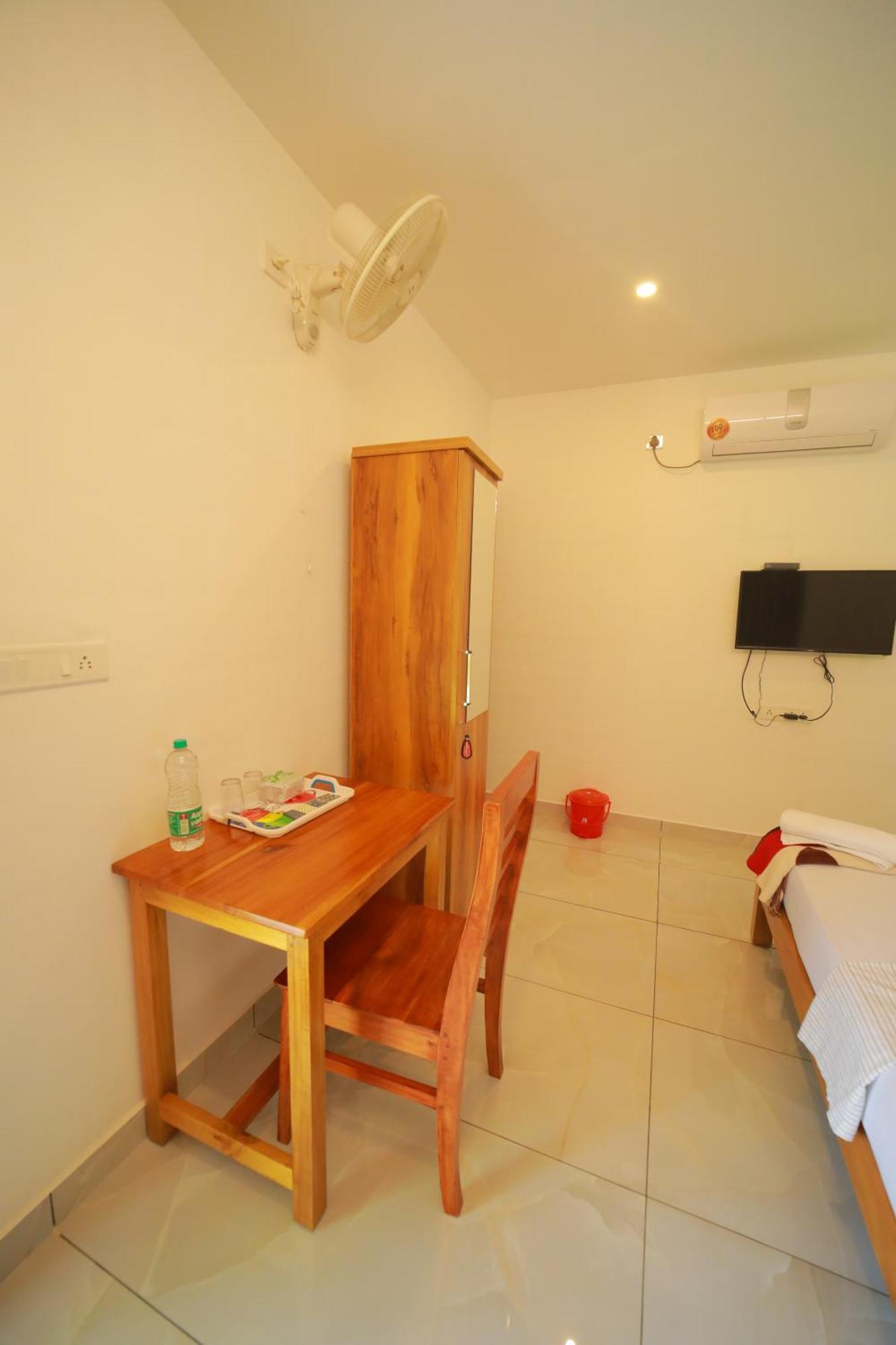 Prakruthi Residency Munroeisland Lejlighed Mundrothuruth Eksteriør billede