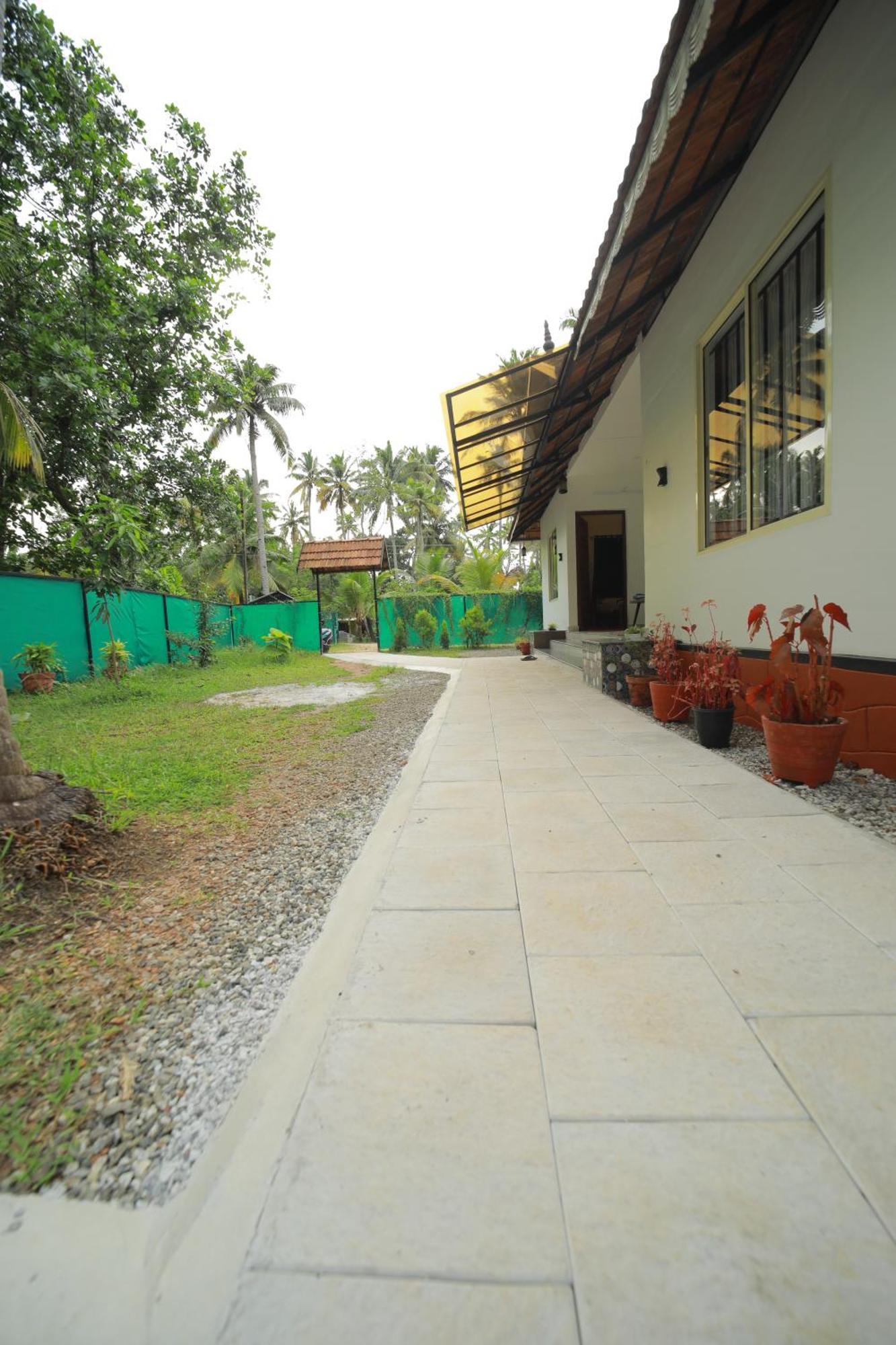 Prakruthi Residency Munroeisland Lejlighed Mundrothuruth Eksteriør billede